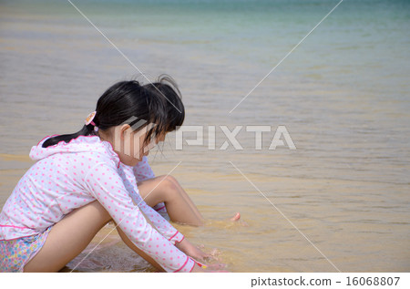 Sister of the beach Sister of the beach 16068807