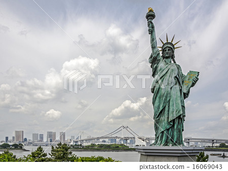 Statue of Liberty and Rainbow Bridge 16069043