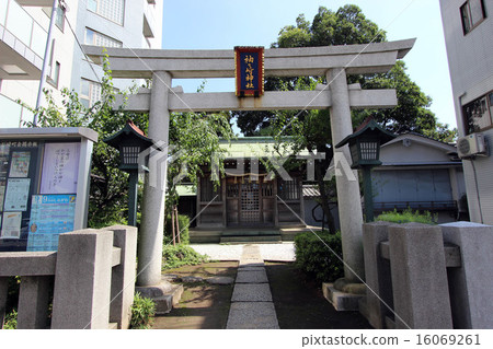 Sodegasaki Shrine 16069261