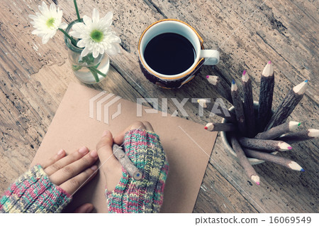 Women hand, wintertime, writting letter Women hand, wintertime, writting letter 16069549