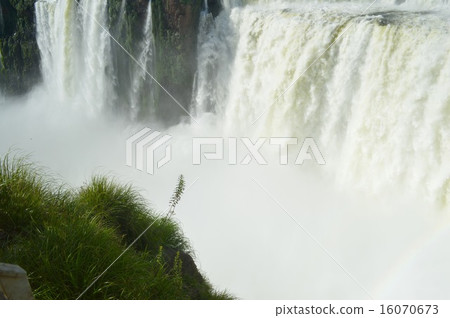 Iguazu Falls 16070673