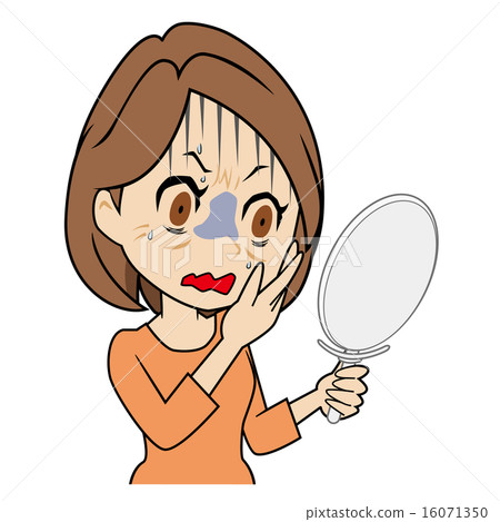 看著鏡子嚇壞的中年婦女 看著鏡子嚇壞的中年婦女 16071350