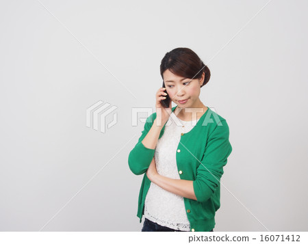 一個女人打電話 一個女人打電話 16071412