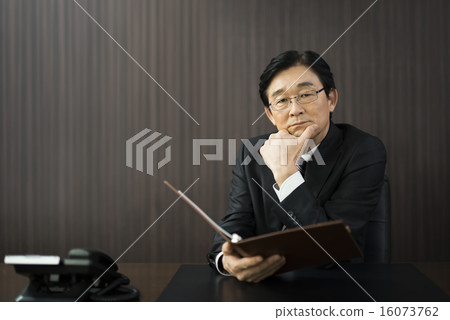 Businessman president 16073762