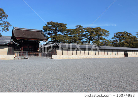 京都皇家城堡門和pavedral 16074988