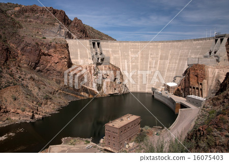 Theodore Roosevelt Dam, Arizona, USA Theodore Roosevelt Dam, Arizona, USA 16075403