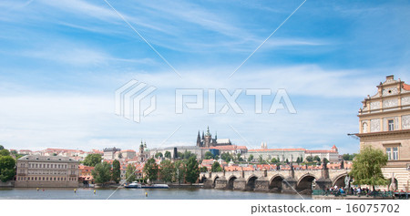 panorama of old prague 16075702