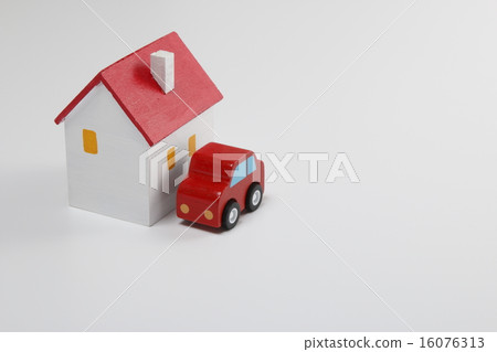 Home and car 16076313