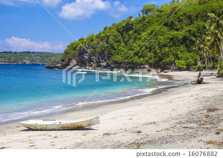 Tropical coastline of Nusa Penida island. Tropical coastline of Nusa Penida island. 16076882