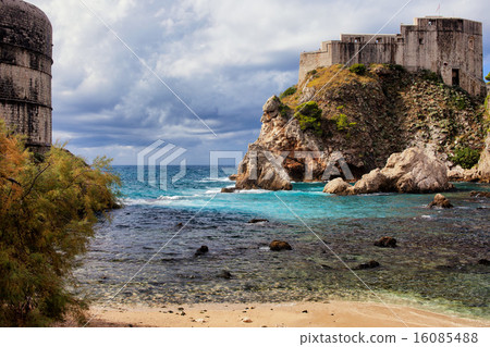 Dubrovnik Bay and Fort Lovrijenac 16085488