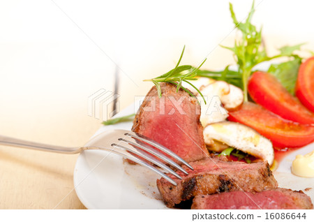 beef filet mignon grilled with vegetables beef filet mignon grilled with vegetables 16086644