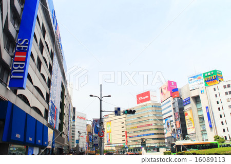 Image of Ikebukuro Station East Exit Image of Ikebukuro Station East Exit 16089113