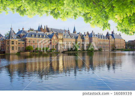 Binnenhof - Dutch Parliament, Holland Binnenhof - Dutch Parliament, Holland 16089339