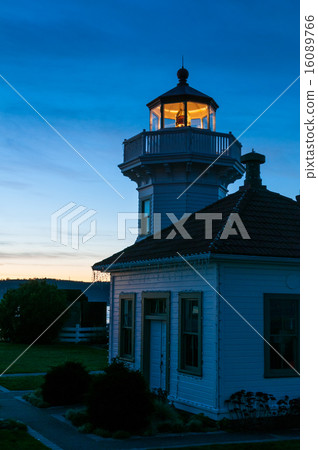 Makatio的燈塔 Makatio的燈塔 16089766
