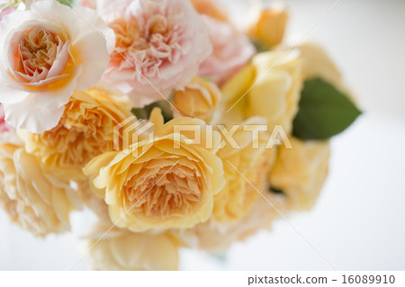 Bouquet of Crown Princess Margarita Bouquet of Crown Princess Margarita 16089910