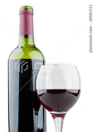 Red wine and full glass close-up 16091551