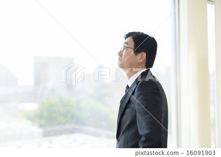 Middle business man Middle business man 16091903