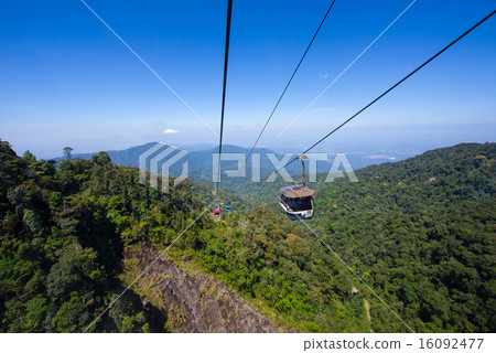 Cable car working at mountain 16092477
