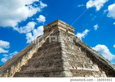 Kukulkan Pyramid in Chichen Itza Site 16093401
