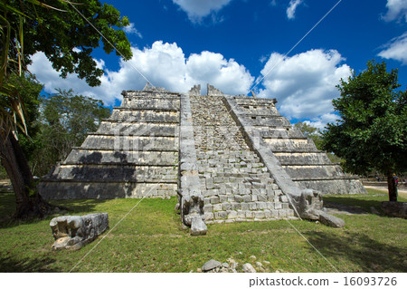 Kukulkan Pyramid in Chichen Itza Site, Mexico 16093726