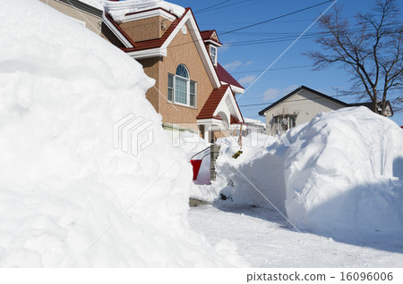 Residential area of heavy snow Residential area of heavy snow 16096006