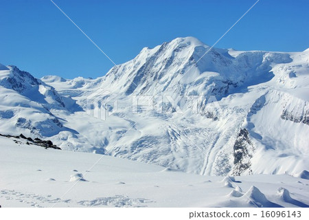 Blue sky and snowy mountains 16096143