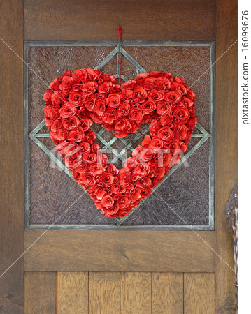 Heart shape roses Heart shape roses 16099676