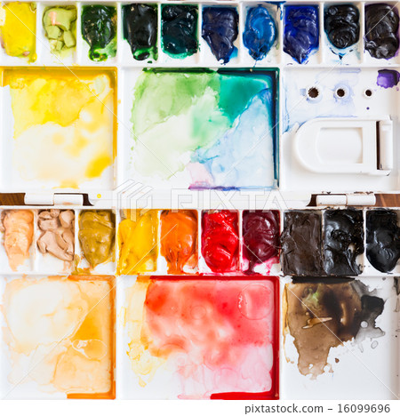 Paintbrush and paint palette 16099696