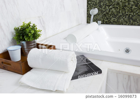 Modern jacuzzi bathtub 16099873