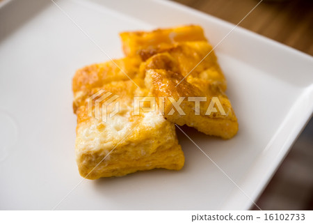 Deep fried egg 16102733