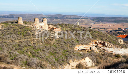 Chimneys of dwelling houses built into mount. Chinchilla Chimneys of dwelling houses built into mount. Chinchilla 16103038