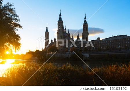 Cathedral in sunny morning. Zaragoza Cathedral in sunny morning. Zaragoza 16103192