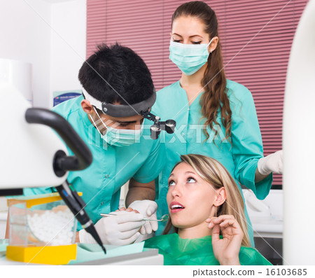 doctor and frightened patient at clinic 16103685