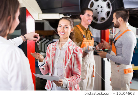 Client satisfied with mechanics renewal Client satisfied with mechanics renewal 16104608