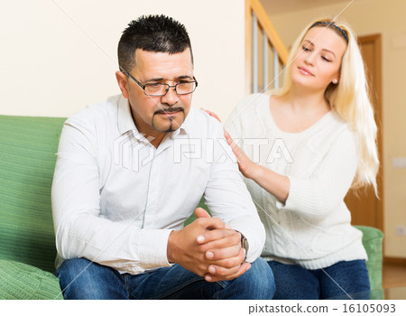 Woman with man after quarrel 16105093