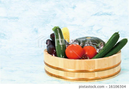 Cold summer vegetables 16106304