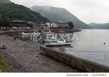 tourist spot  16109362