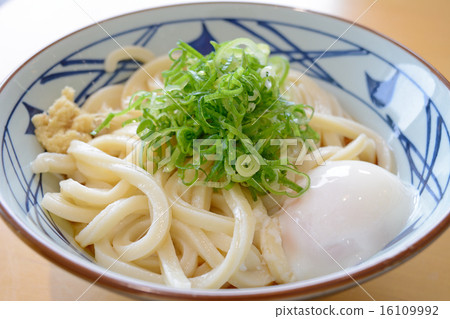 美味溫暖的醃泡菜烏冬面 美味溫暖的醃泡菜烏冬面 16109992