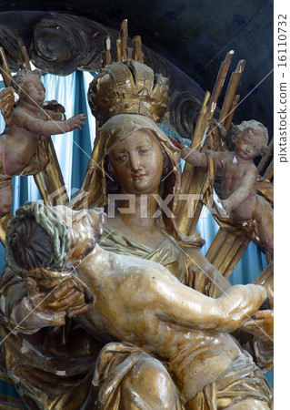 Pieta 16110732