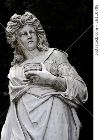 marble statue of a women 16110788