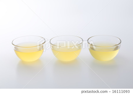 Three soup stocks 16111093