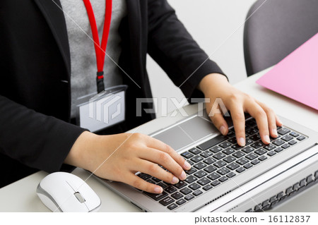 Business image PC and hand woman Business image PC and hand woman 16112837