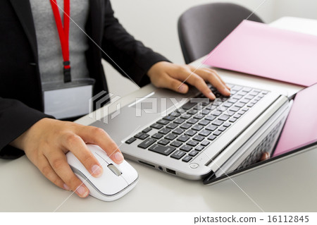 Business image PC and hand woman Business image PC and hand woman 16112845