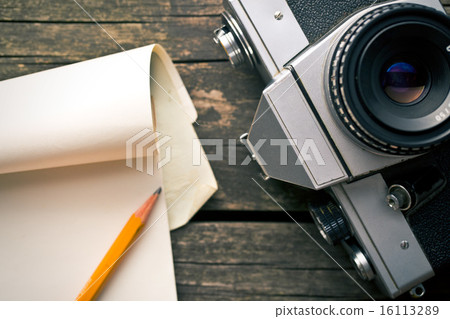 old analogue camera and notepad old analogue camera and notepad 16113289