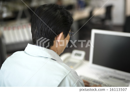 Businessman PC work clothes 16113507