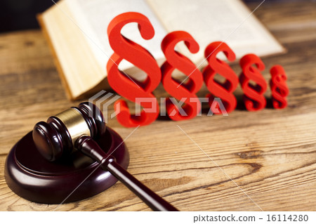 Paragraph of judge, law book justice concept 16114280