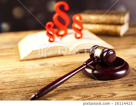Paragraph, law theme, mallet of judge 16114425
