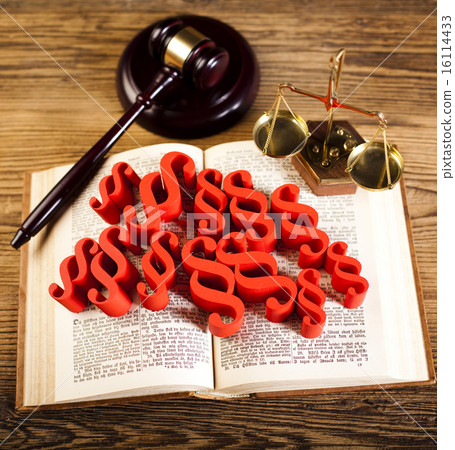 Paragraph, law theme, mallet of judge 16114433