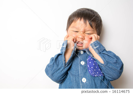 有趣的臉男孩 16114675