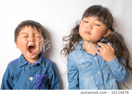 A smiling boy and a non-energetic girl 16114676